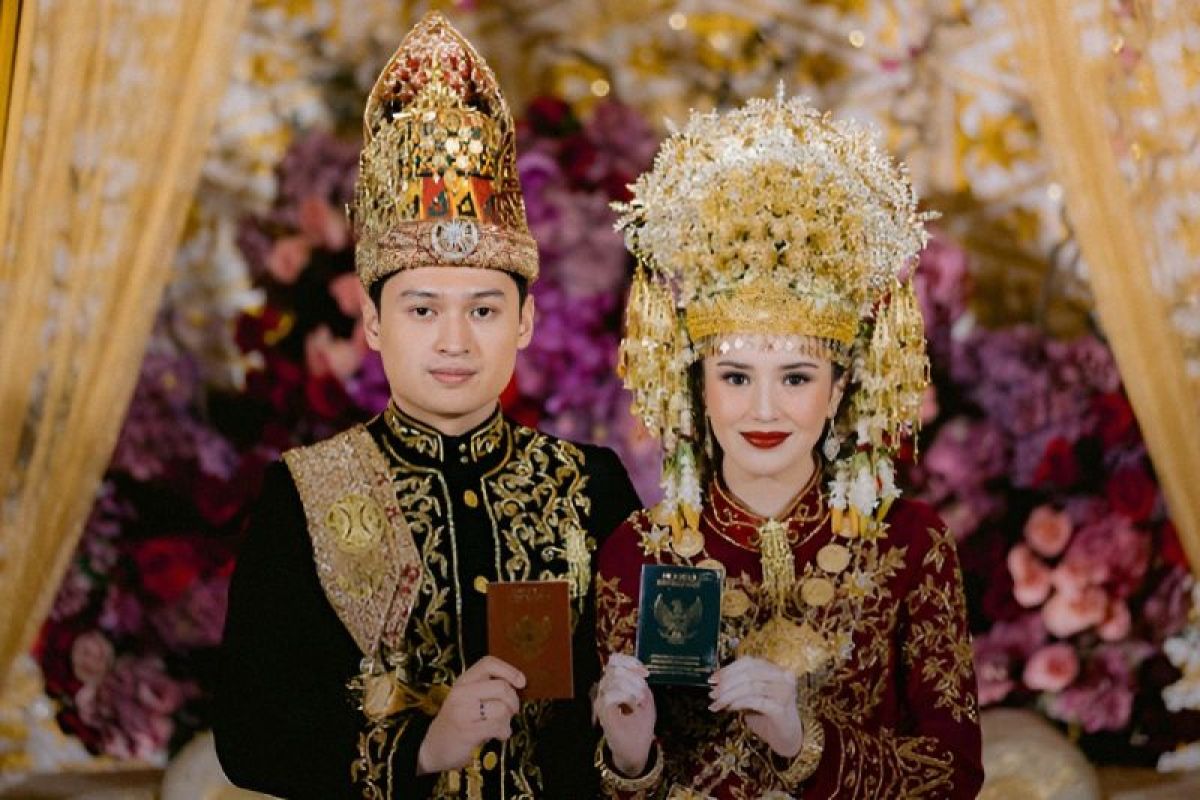 Beby Tsabina resmi menikah dengan Rizki Natakusumah