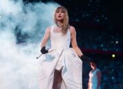 Taylor Swift pamerkan buket bunga dari U2 pada waktu Eras Tour Dublin